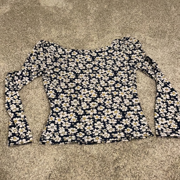 Shein Womens Size Medium Floral Daisy Long Sleeved Top Shirt Blue White Low Cut - Picture 11 of 15